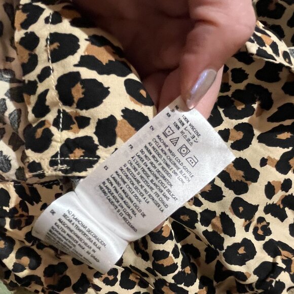 Vintage-inspired Women's Short Sleeved Leopard Print Button-up - Picture 5 of 5